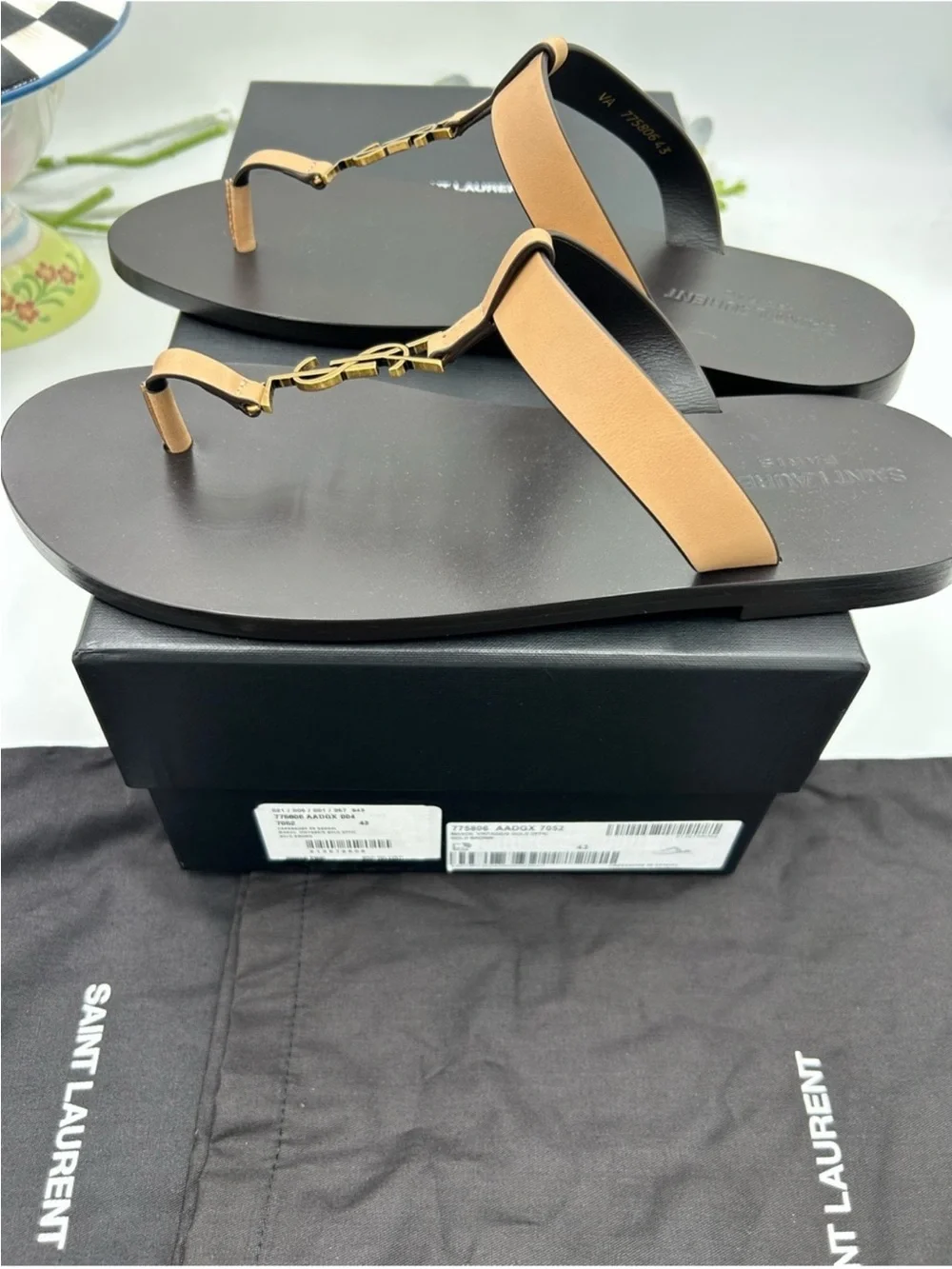 Men’s Saint Laurent CASANDRE YSL logo thong sandals, size 43 made in Italy